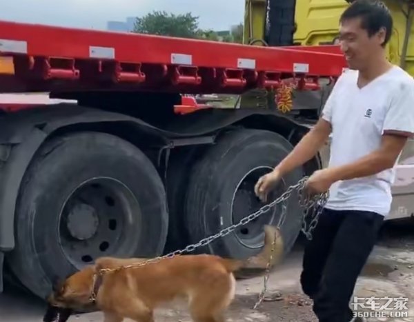 特殊的“跟车人”为卡车司机保驾护航