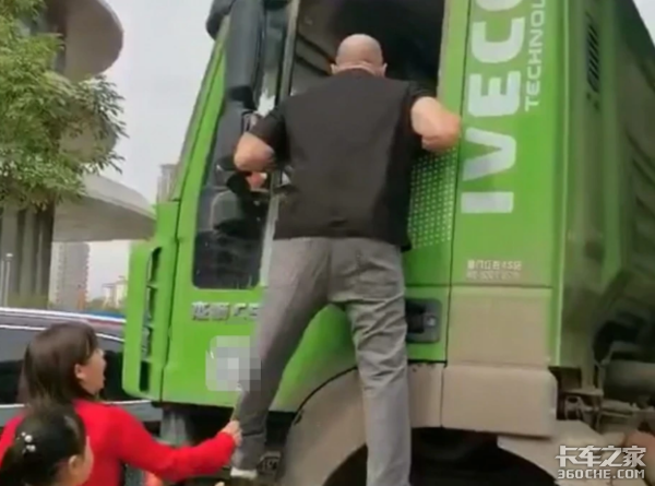 黑天不敢停 夺命渣土车该如何规范运营