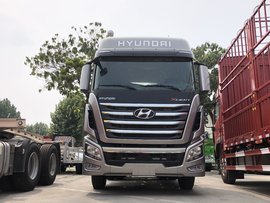 520马力发动机配采埃孚AMT,现代创虎重卡真不错!