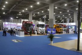 广州车展陕汽重卡展台车型详解 德龙X6000及四款车型亮相