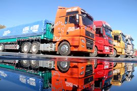 现场获订新国标挂车402台！锣响中国行成都站再创佳绩