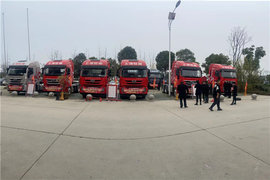 上汽红岩阜阳广龙AMT520牵引车大促