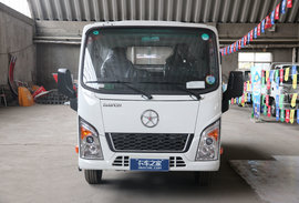 国六129马力售5.88万 小白鲨汽油小卡带你轻松出入车库