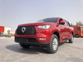 既能载人又能拉货,性能不输进口车,实拍长城炮商用皮卡