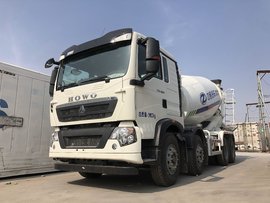 轻量化底盘+可靠上装,实拍重汽豪沃TX混凝土搅拌车