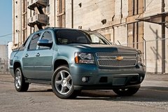 ׳��Ϭţ �Լ�ѩ����Avalanche LTZ 4WD