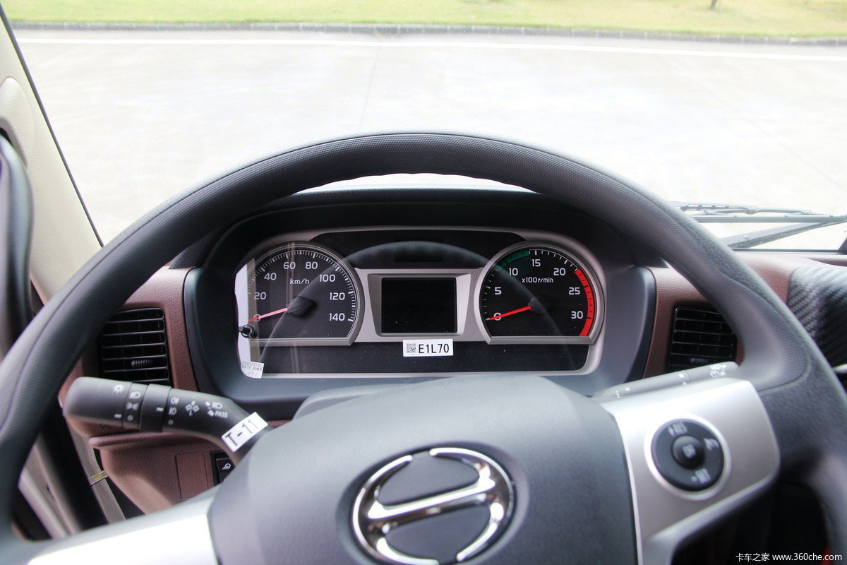 外观内饰全面升级广汽日野700智臻实拍图片列表