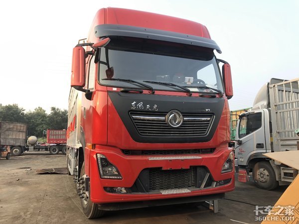 专业化猪仔运输车什么样,这款东风天龙KL载货车名不虚传