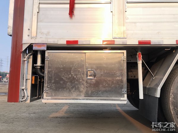 专业化猪仔运输车什么样,这款东风天龙KL载货车名不虚传