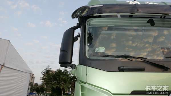 配置逆天的J7载货车 瞄准了哪块市场?