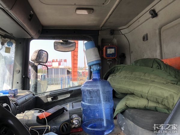 开了10年的国三斯堪尼亚泵车还没报废，卖到新疆还能继续工作