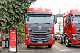 AMT匹配液缓 气囊悬架+多种安全配置 拉的多更安全 乘龙H7载货图解