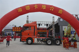展现国之重器风采 茂名信宏达重汽汕德卡100辆牵引车隆重签约