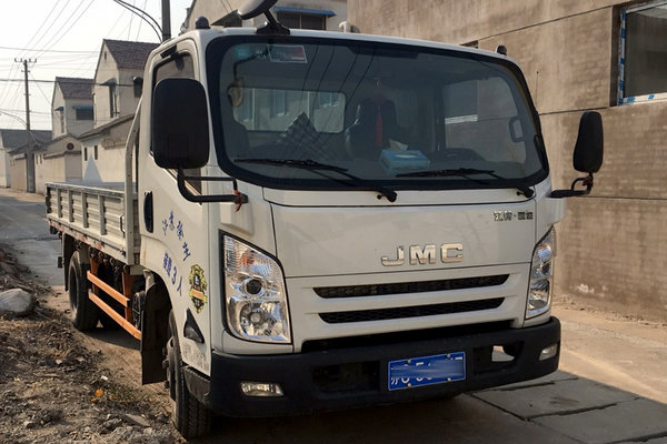 从第一台轻卡开始就与它结缘 江铃轻卡让卡友王称拉货休息两不误