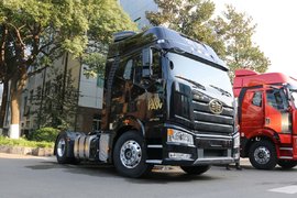 高顶大排半驾驶室搭配AMT 这款J6P配置怎么样？