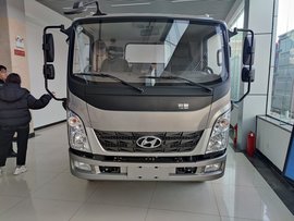 三款轻卡年终横评 想买4米2看这一篇文章就够了