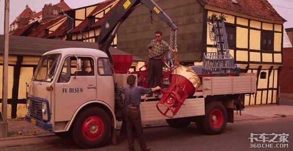 沃尔沃早期平头卡车 这大灯造型太萌了