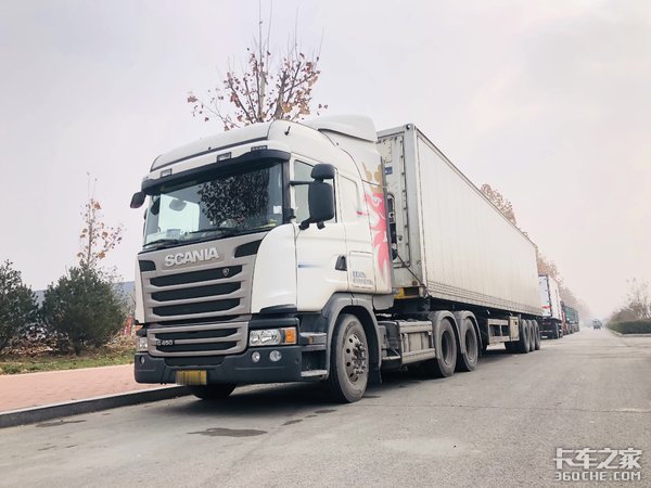 60后卡友买斯堪尼亚跑冷藏别有一番韵味