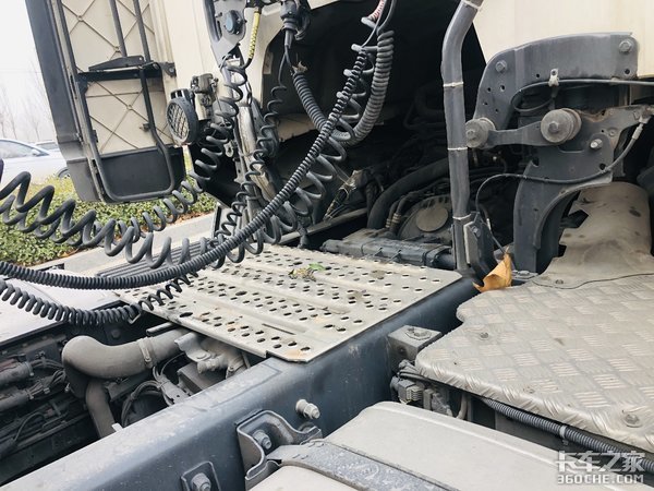 60后卡友买斯堪尼亚跑冷藏别有一番韵味