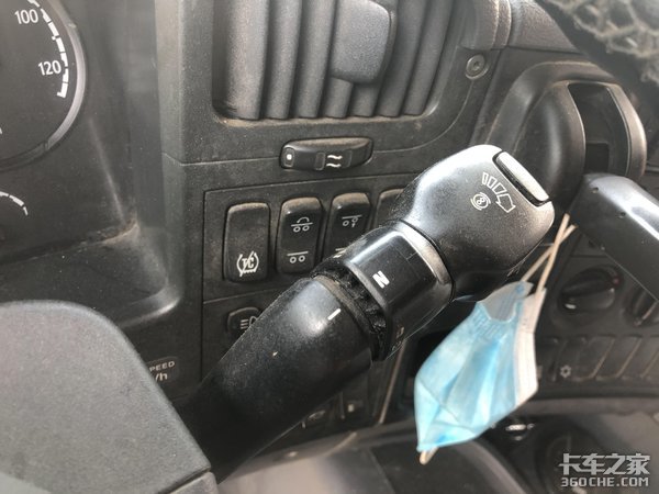 60后卡友买斯堪尼亚跑冷藏别有一番韵味