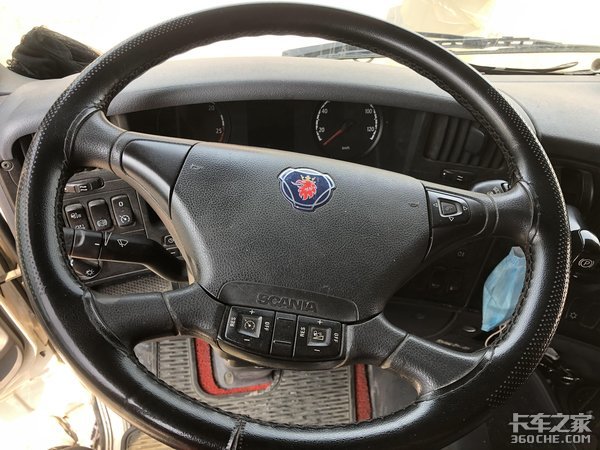 60后卡友买斯堪尼亚跑冷藏别有一番韵味