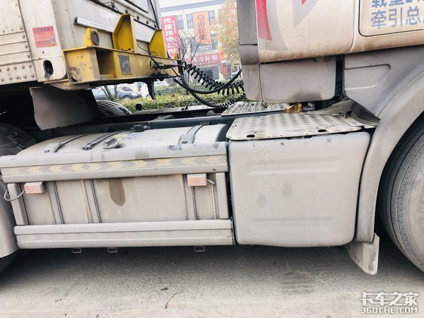 60后卡友买斯堪尼亚跑冷藏别有一番韵味