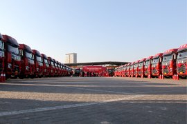 50台乘龙H7惠州交车 乘龙助力奇越实业高速发展
