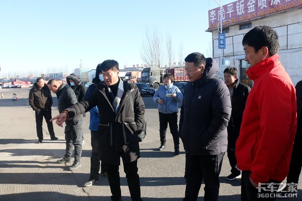 新国标挂车运输液袋穿无人区走长下坡 锣响团队抵达巴市并举行品鉴会