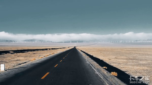 新国标挂车运输液袋穿无人区走长下坡 锣响团队抵达巴市并举行品鉴会