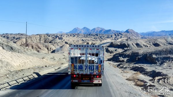 新国标挂车运输液袋穿无人区走长下坡 锣响团队抵达巴市并举行品鉴会