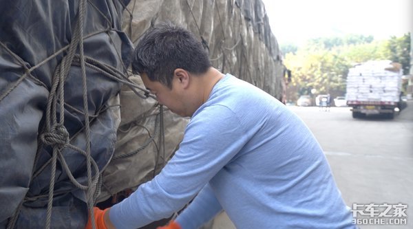 一汽解放车联网节油大赛冠军跟车记 从库车到佛山 体验卡车人的苦与甜