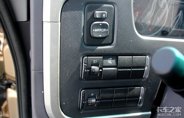 高颜值、多元上装潜力 福田奥铃大黄蜂6m8底盘值得考虑