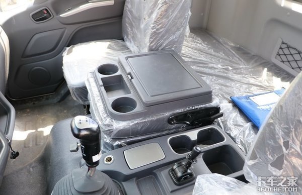 高颜值、多元上装潜力 福田奥铃大黄蜂6m8底盘值得考虑