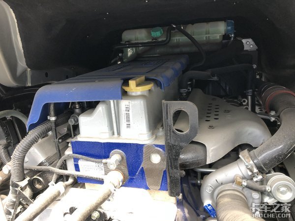 高颜值、多元上装潜力 福田奥铃大黄蜂6m8底盘值得考虑