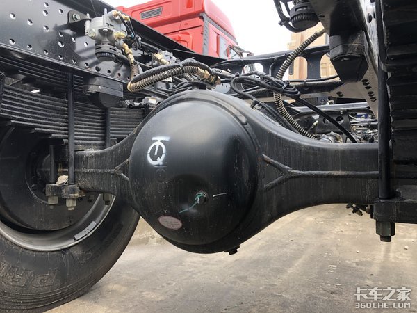 高颜值、多元上装潜力 福田奥铃大黄蜂6m8底盘值得考虑