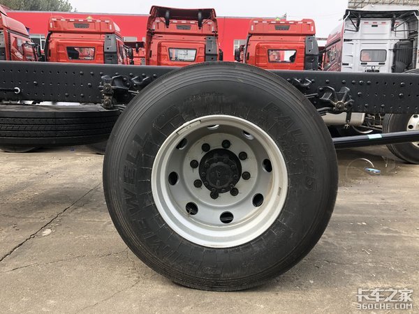 高颜值、多元上装潜力 福田奥铃大黄蜂6m8底盘值得考虑