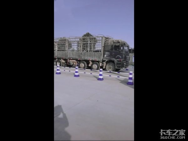 万能的转向轴 运输业中“公路坦克”神一般的存在