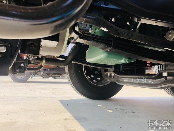 8x2载货还带提升桥 江淮格尔发K5W图解