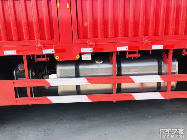 8x2载货还带提升桥 江淮格尔发K5W图解