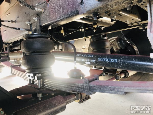 8x2载货还带提升桥 江淮格尔发K5W图解