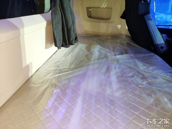 陕汽德龙X6000来了！ 重新定义高端重卡