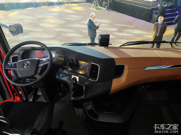 陕汽德龙X6000来了！ 重新定义高端重卡