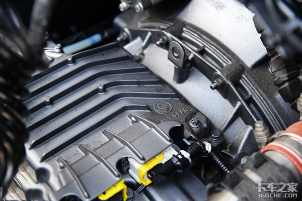 陕汽德龙X6000来了！ 重新定义高端重卡