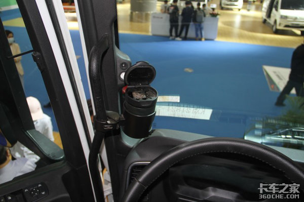 陕汽德龙X6000来了！ 重新定义高端重卡