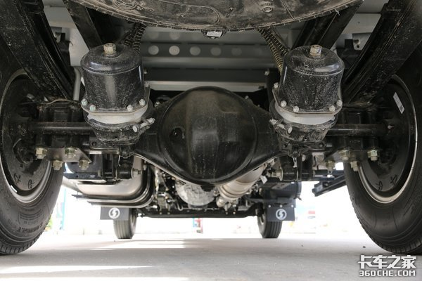 陕汽轻卡 苏州研创20年终答谢会暨百台交付盛典