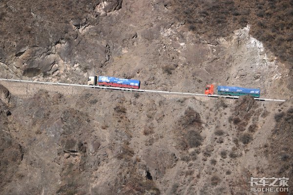 “穿越中国线”锣响新国标挑战全国各种复杂路况 重器安全系统显神通