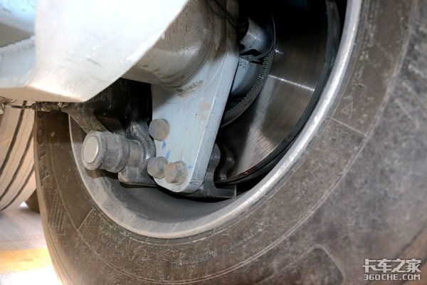 “穿越中国线”锣响新国标挑战全国各种复杂路况 重器安全系统显神通