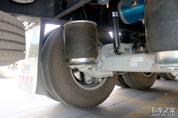 “穿越中国线”锣响新国标挑战全国各种复杂路况 重器安全系统显神通