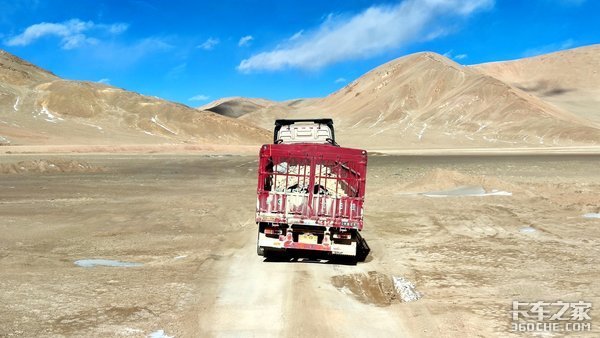 “穿越中国线”锣响新国标挑战全国各种复杂路况 重器安全系统显神通