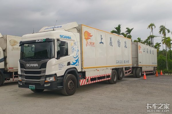 用V8斯堪尼亚拉沙石 台湾岛司机真任性
